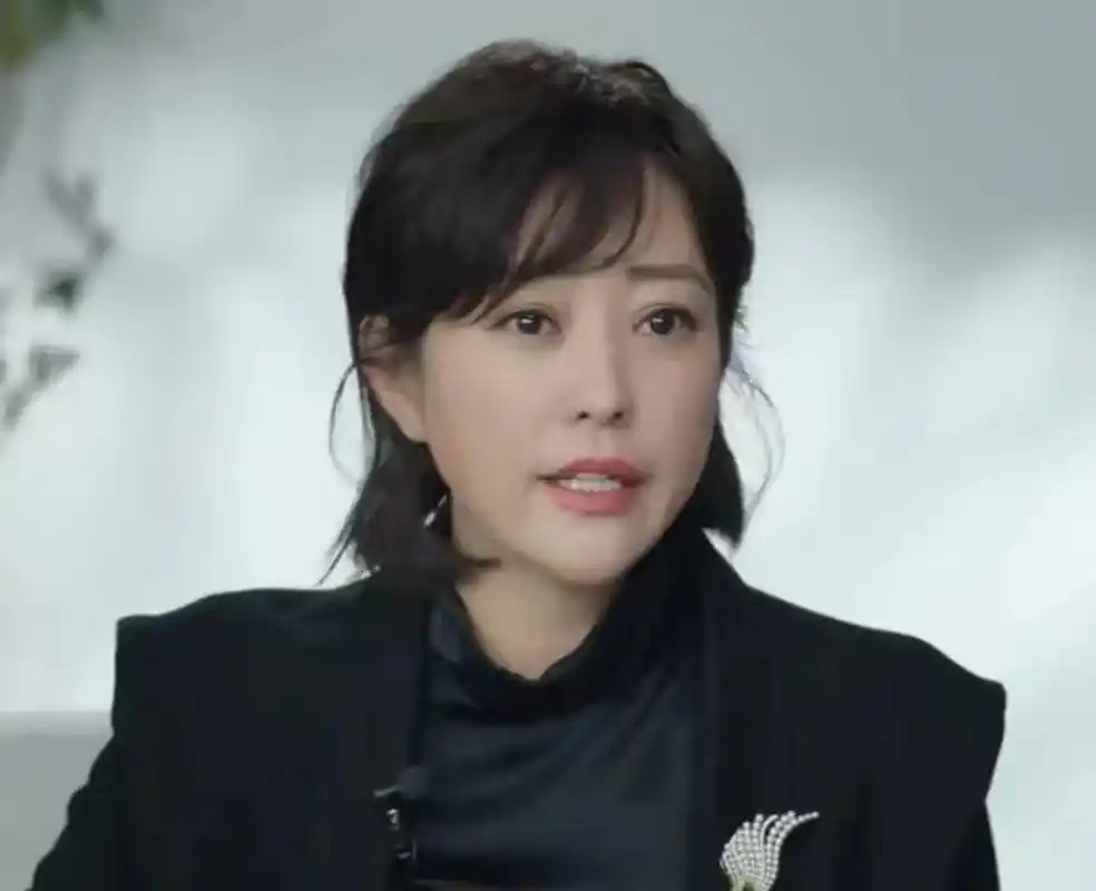 回顾过去,或许邓超当初选择郝蕾会是一个不同的道路.