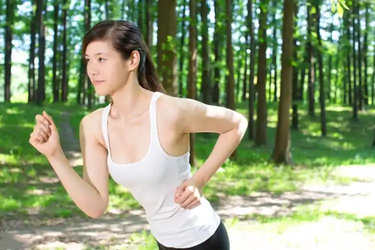 长期跑步,除了能减肥,保持身材,还会带来什么好处?