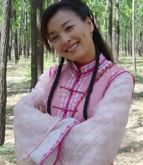 "酒窝女神"张庭出生在农村,走到如今这一步,学历背景不一般_教育_家长