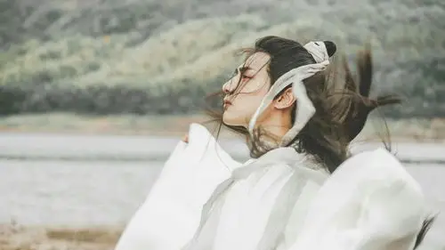 罗云熙润玉手机壁纸