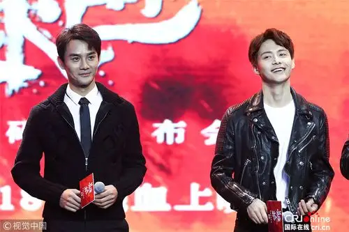 男神合体!王凯"锁喉"马天宇 上演后背杀画面太美