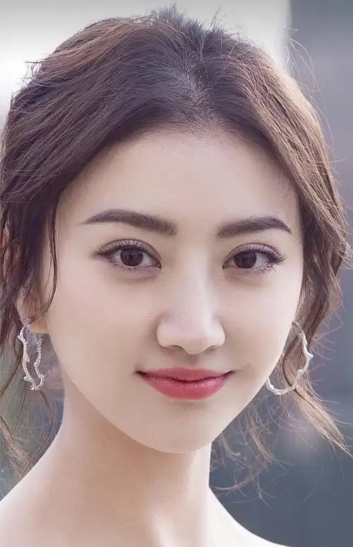 什么景甜的双眼皮又变了