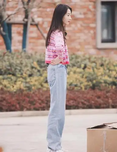 张艺凡牛油果啵啵鞋火了单看很普通一露出鞋底被嫩到了