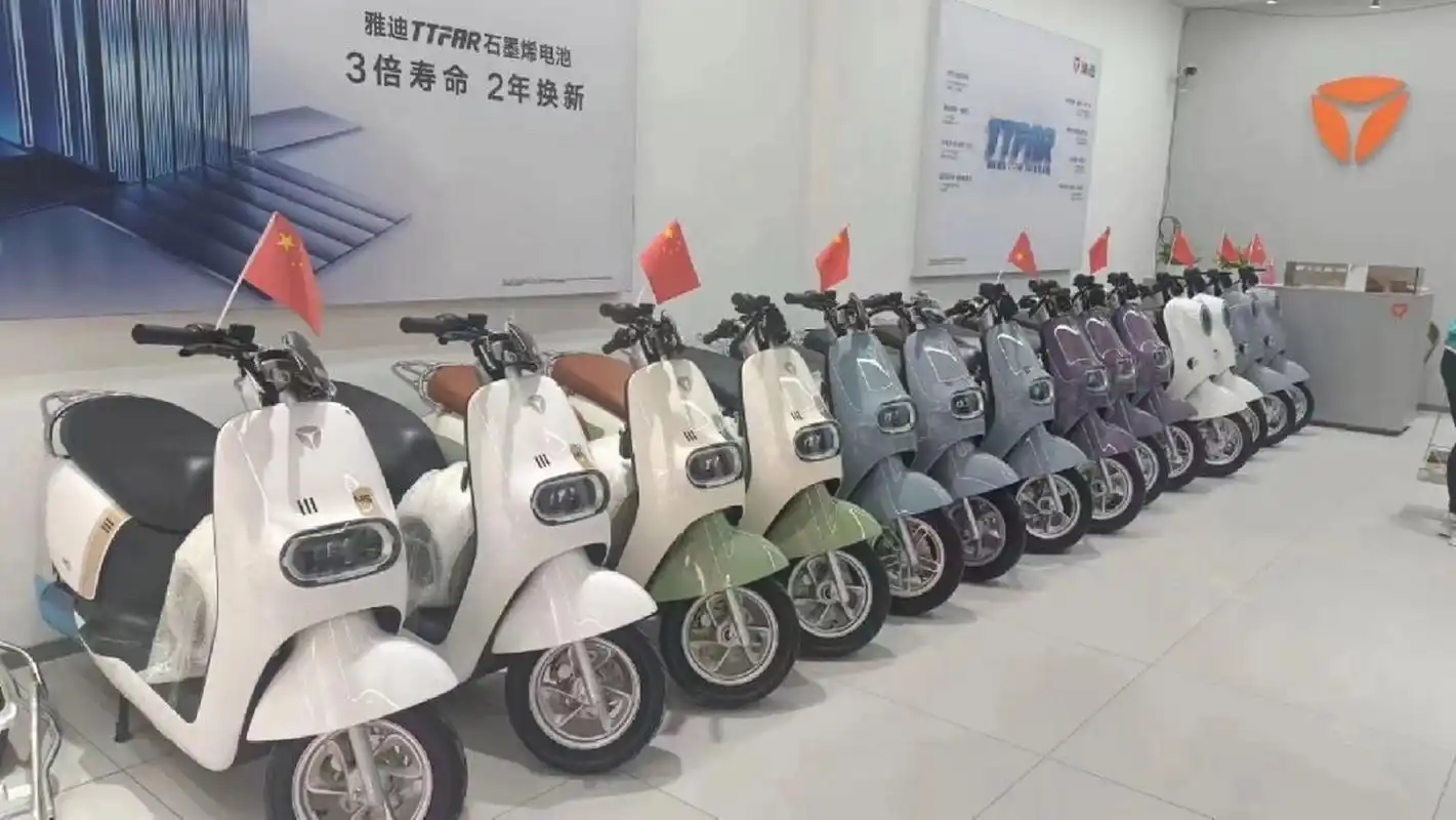 电动车,石墨烯六个大电瓶72Ⅴ23ah保质二年,续航一百多公里边走边充电