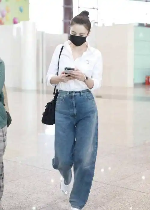 原创宋佳又穿出高级范白衬衫配牛仔裤简洁大方气质太出众