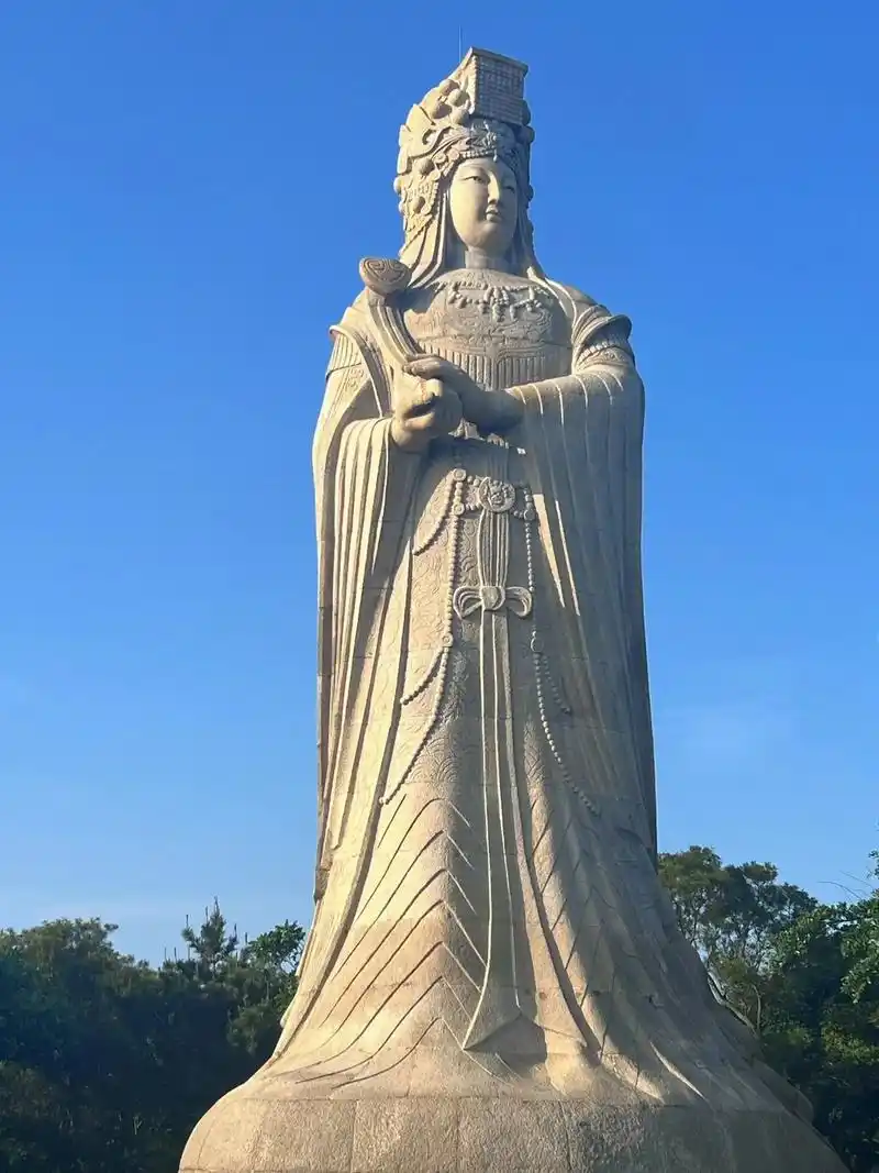 见者好运见者发财 #求个万柿圆满如意   摸摸妈祖手 平安 - 抖音