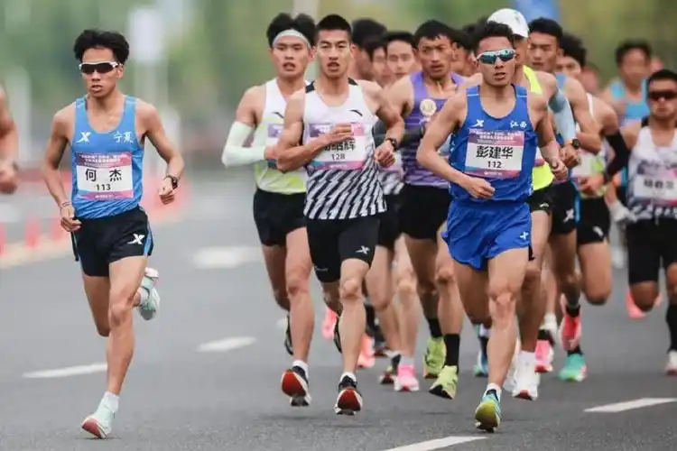 马拉松比赛中国马拉松比赛的喜与悲