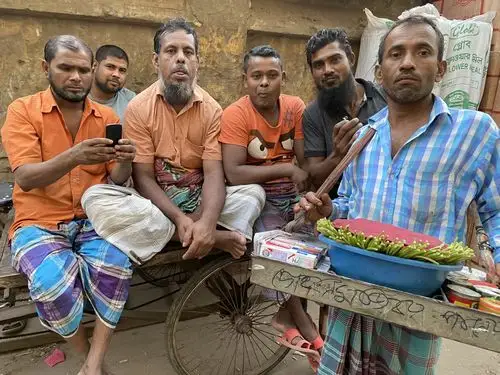 国首都达卡是世界最脏的首都之一 孟加拉国人这种苦力的工人收入很低