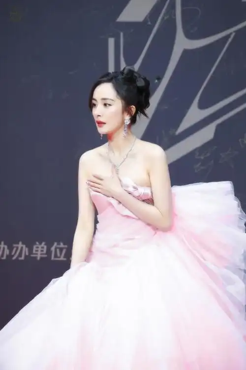 杨幂腾讯视频vip代言人##杨幂星光大赏