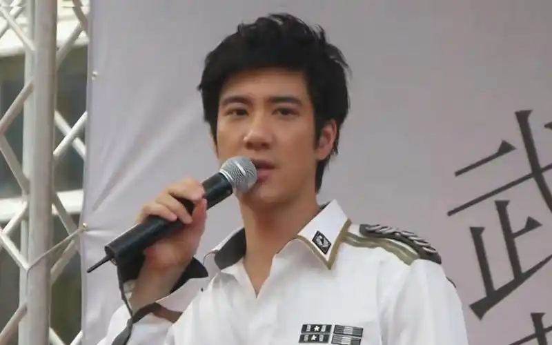 王力宏2010《你不知道的事》,巅峰现场稳如cd!