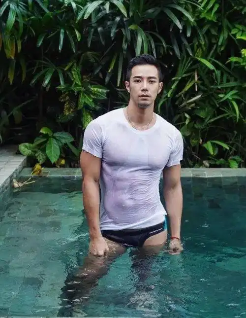 杜蕾斯新晋男模,性感尺寸让网友们沸腾了!