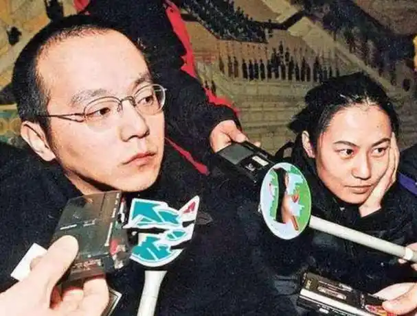 高原不后悔从王菲手中夺走窦唯离婚后独自抚养女儿如今怎样