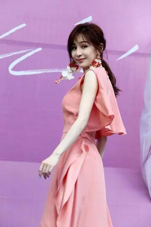 看了生图下的王心凌,才明白她的"颜值"真的被低估了!  #动态创作月