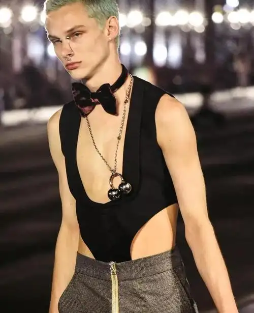 00后时尚男模特卢克克洛德演绎gucci大片