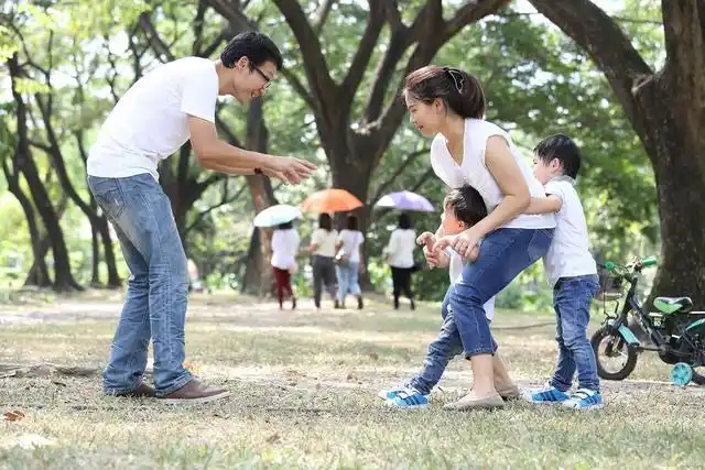 游戏,一个简单的活动,帮你构建和谐亲子关系