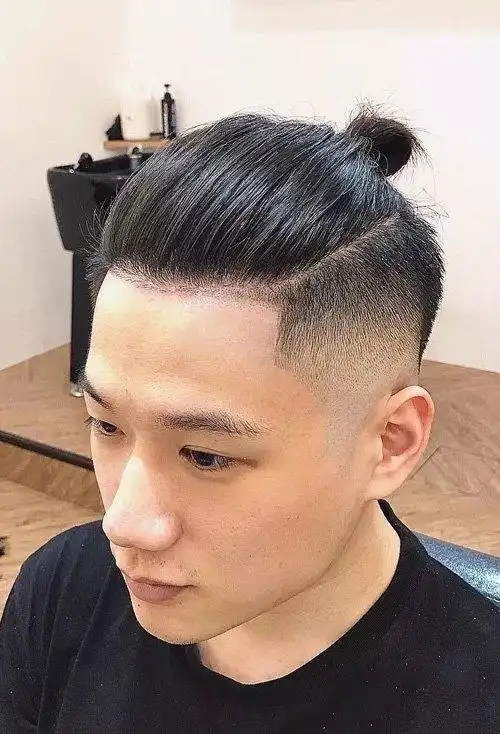 男生扎小辫子的发型图片 痞子男风格的扎发造型