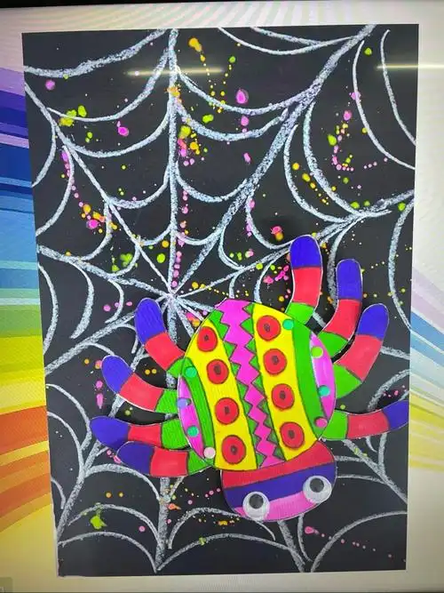 中班创意美术《蜘蛛搬家》