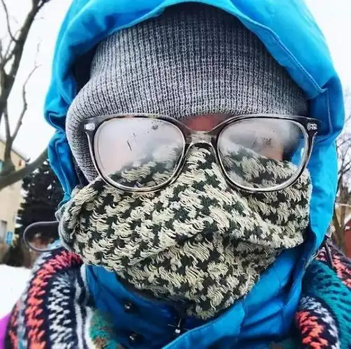 眼镜起雾很烦人!用它擦一擦,冬天吃火锅眼镜也不起雾了