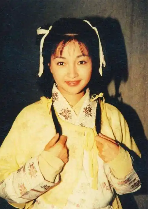 曾经美得一塌糊涂,如今沦为土气大妈,岁月这把"杀猪刀