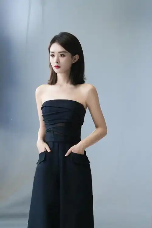 赵丽颖短发红唇大片