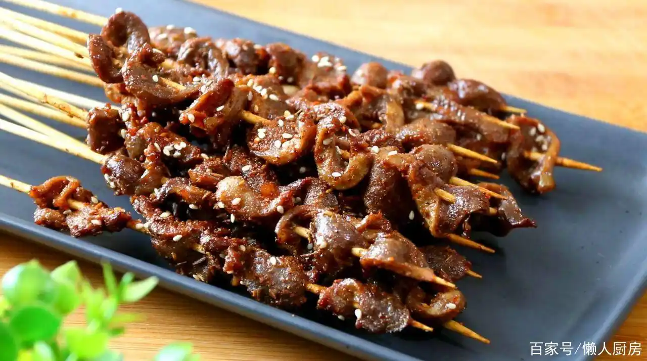 不用焯水,不用油炸,不用炒,教你孜然鸡胗的做法,越吃越香