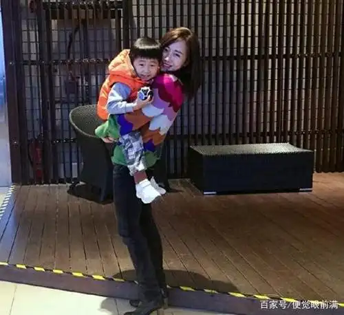 潘阳为什么离了婚 起底潘阳婚姻近况老公又是谁