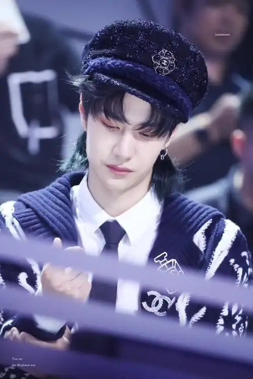 王一博创造101蓝发