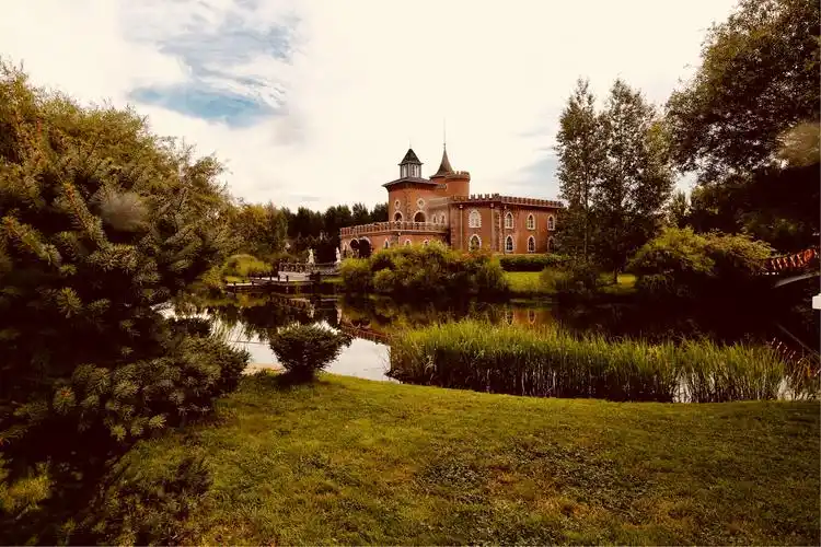 其它 伏尔加庄园掠影(上:风光篇) 写美篇  真实的巴甫洛夫城堡伫立在