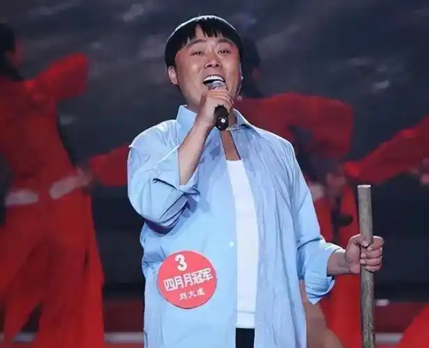 歌手刘大成个人资料:凭《星光大道》爆红,承诺不抛弃糟糠妻的他,做到