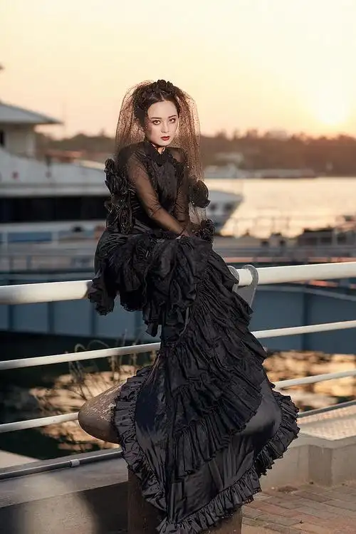 黑色婚纱我的字典里没有离异只有丧偶黑色婚纱我的字典里没有离异只有