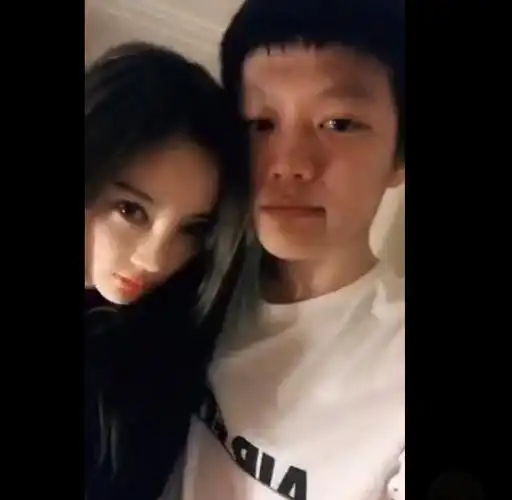 李小璐和pgone亲密视频曝光这是明目张胆在一起了