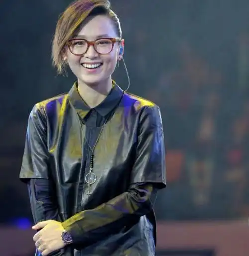 周笔畅整容成功了!公开回应:准备照着杨幂整,结果整完却像杨紫