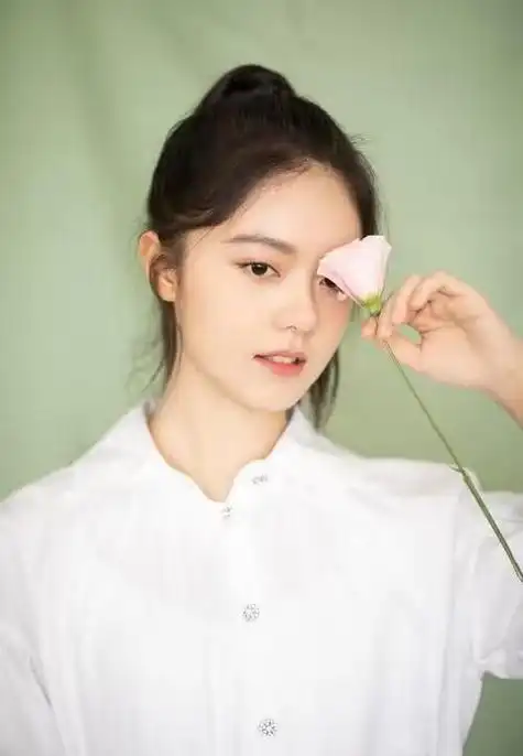 张译没有说错赵今麦和张子枫已走上两条截然不同的大路