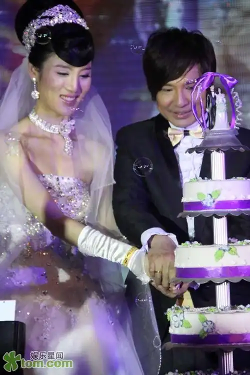 叶世荣北京低调完婚 与张伟铃三吻定终身(组图)