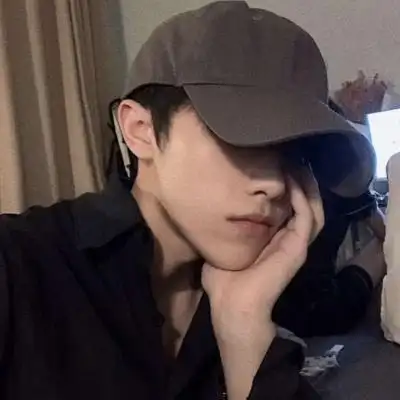 气质真人成熟高冷男头爱意飘散在大海深处