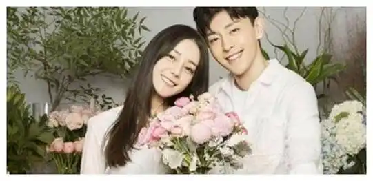 演员邓伦:25岁大火,未成名前谈过4个女友,如今偷税被罚1.06亿