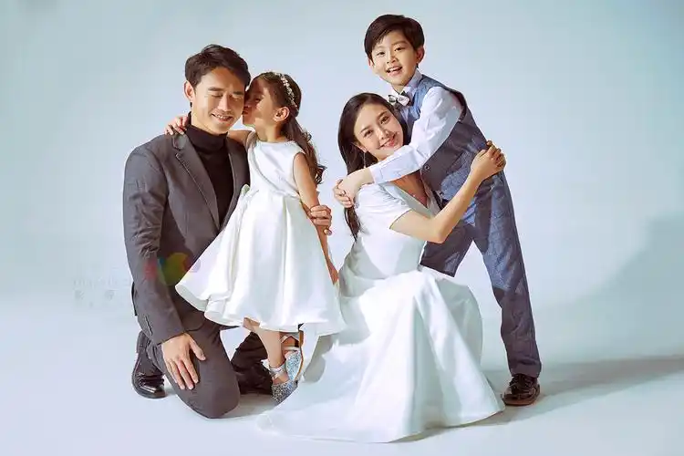 全家福怎么拍好看 4人全家福