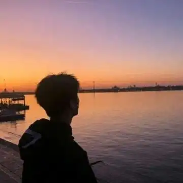 最新qq情侣头像背影伤感一男一女你天生适合我的灵魂