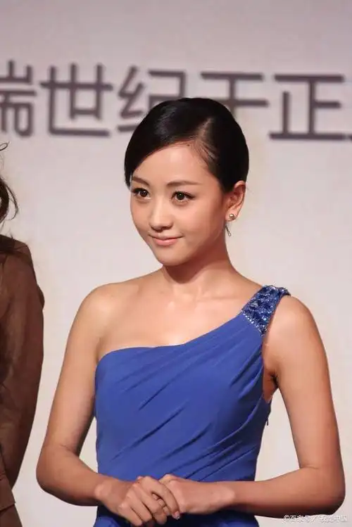 朱一龙与杨蓉友情互送祝福,十年友谊不变!