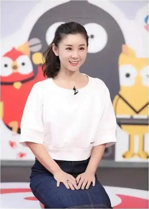 从那以后,李小萌的事业蒸蒸日上,出演了《我的泪珠儿》和《大浴女》.