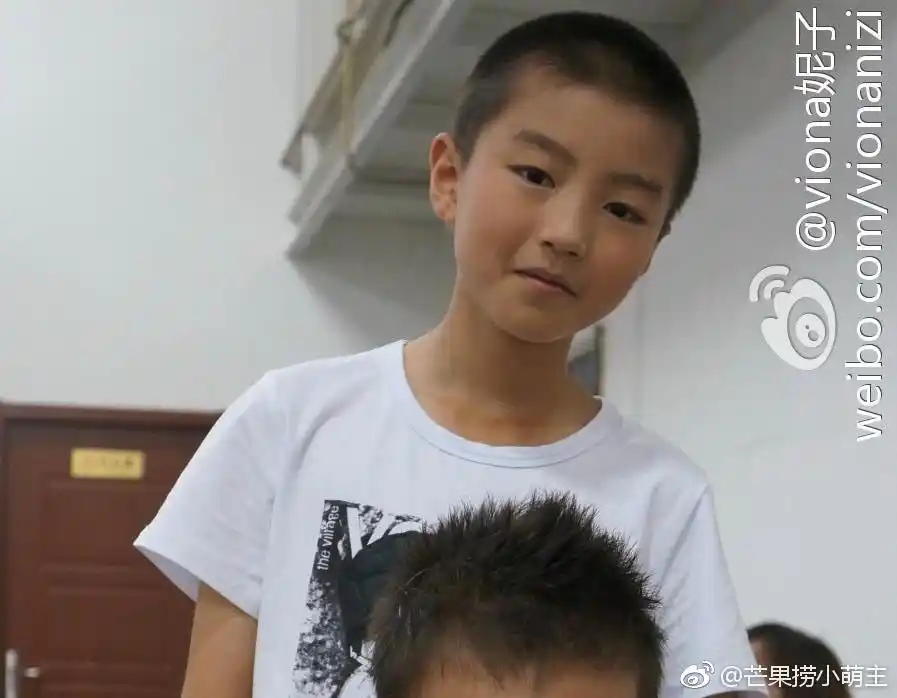 王俊凯蜕变之路平头男孩到实力偶像衣服反倒没变