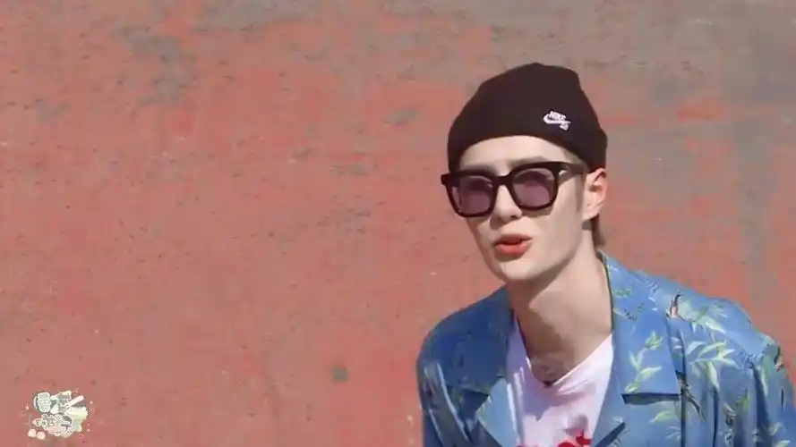 王一博笑容合集,这一幕,撩动了多少女孩子!