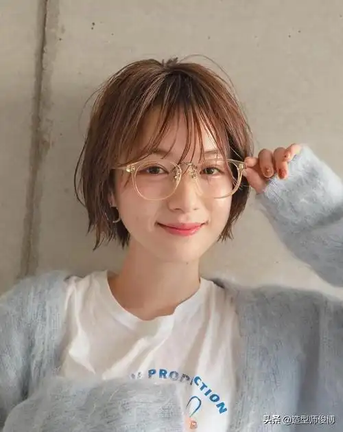 2020圆脸减龄最火短发女(2020圆脸减龄最火短发女超短)-天晟网