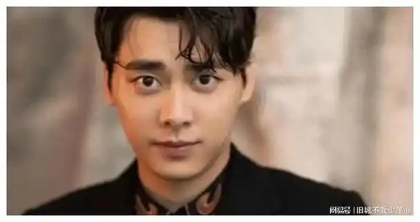 看了李易峰和他狂热粉的荒唐事才知道当年李幼斌说的话有多对