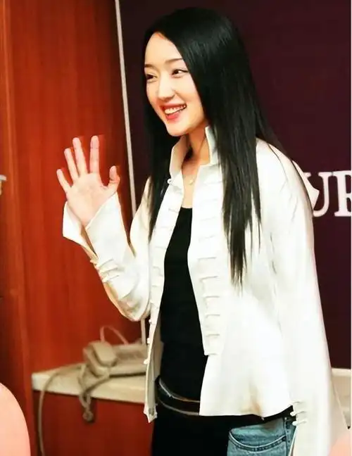 分手26年后赖文峰出狱在乡下结婚隐居而杨钰莹的选择令人心疼