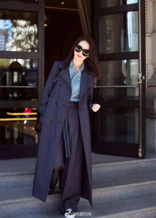 2021秋季新款女装戚薇明星同款蓝色牛仔外套修身长款风衣大衣9757