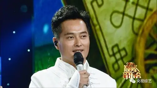 云飞是一位灵魂歌者这是一个歌手的最高境界传递给了大家而是将歌曲所