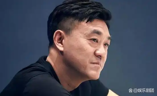 国家一级演员何冰一顿饭白捡了一个老婆结婚26年被狠狠拿捏