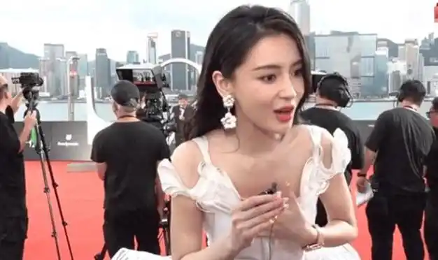 杨颖表示小海绵只怕自己为长大有规矩成绩好恶也值得