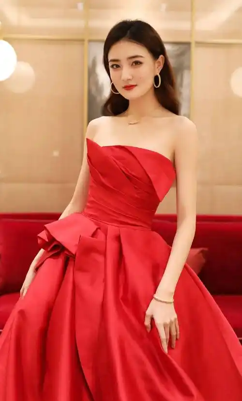 女演员徐璐很漂亮,但是想火很难,这是为什么呢_眼睛_合作_原因